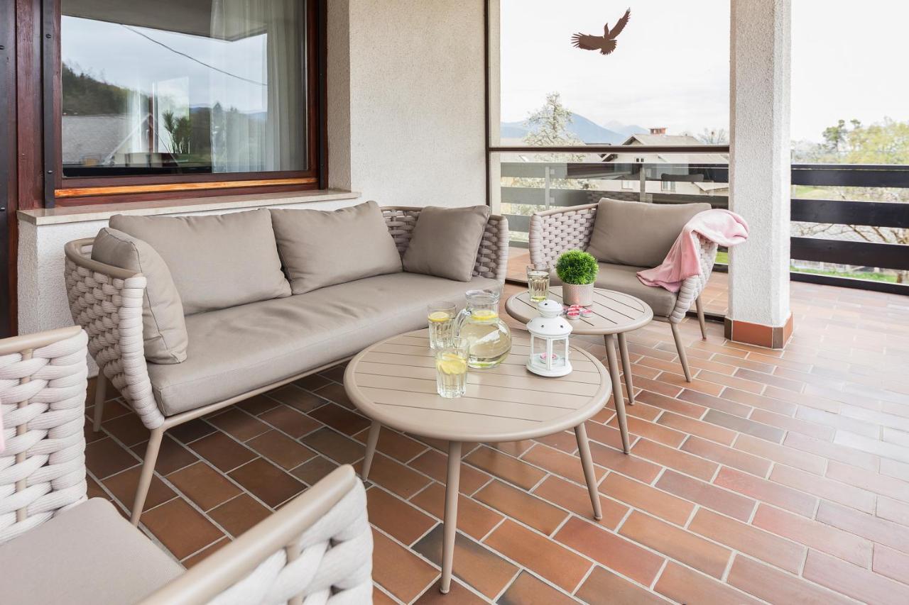 Apartment Valy - Free Bikes, Relaxing Terrace & Near Bled Exteriör bild