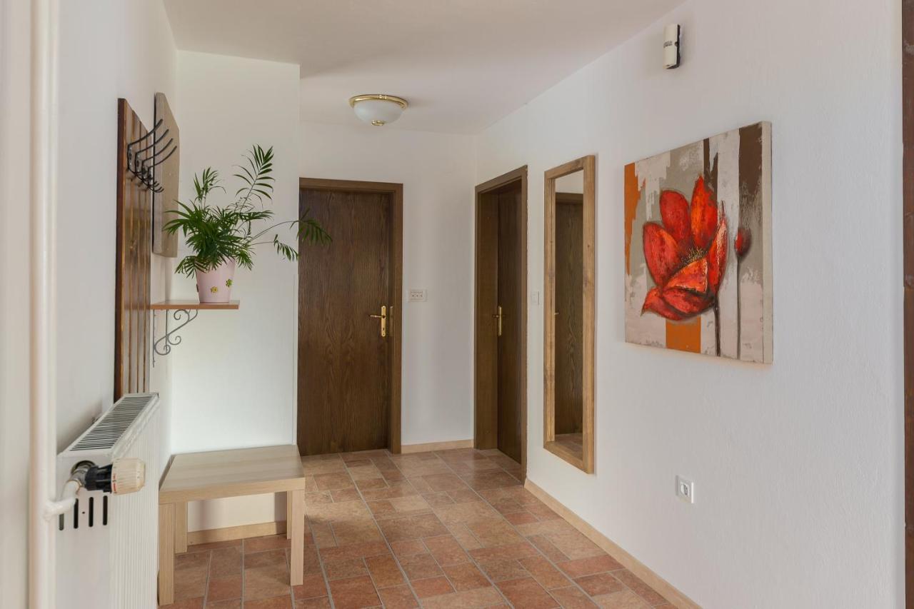 Apartment Valy - Free Bikes, Relaxing Terrace & Near Bled Exteriör bild