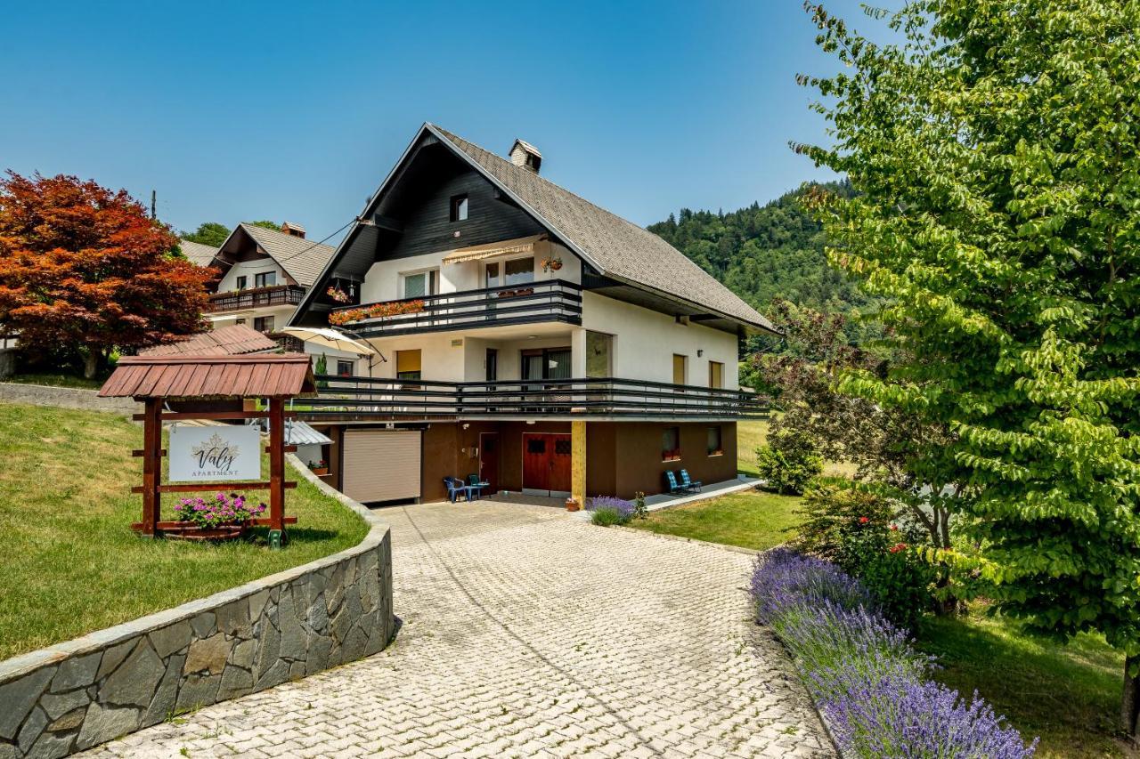 Apartment Valy - Free Bikes, Relaxing Terrace & Near Bled Exteriör bild